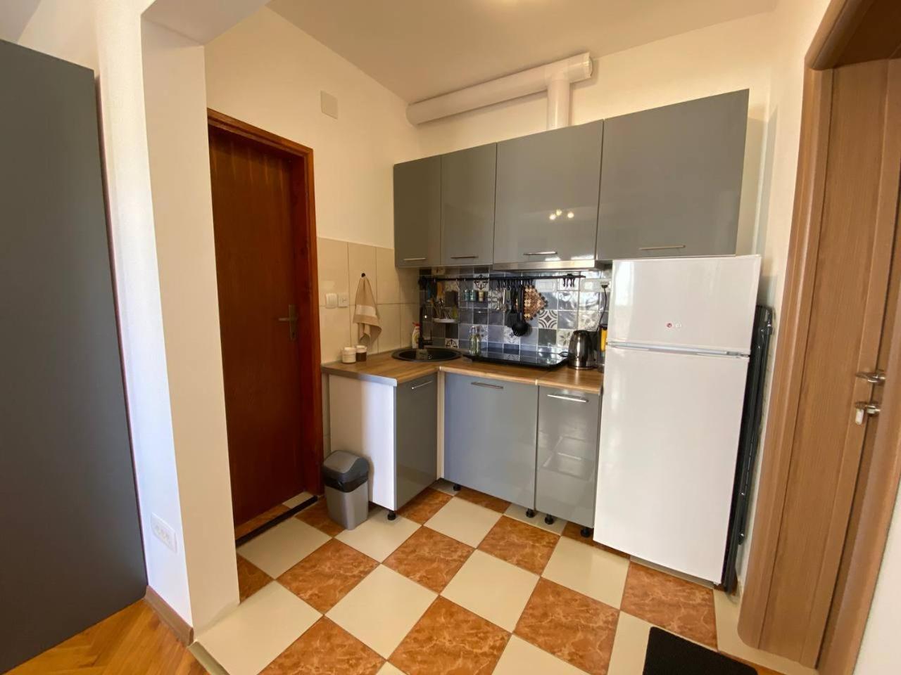 Alina'S Apartment Bečići المظهر الخارجي الصورة